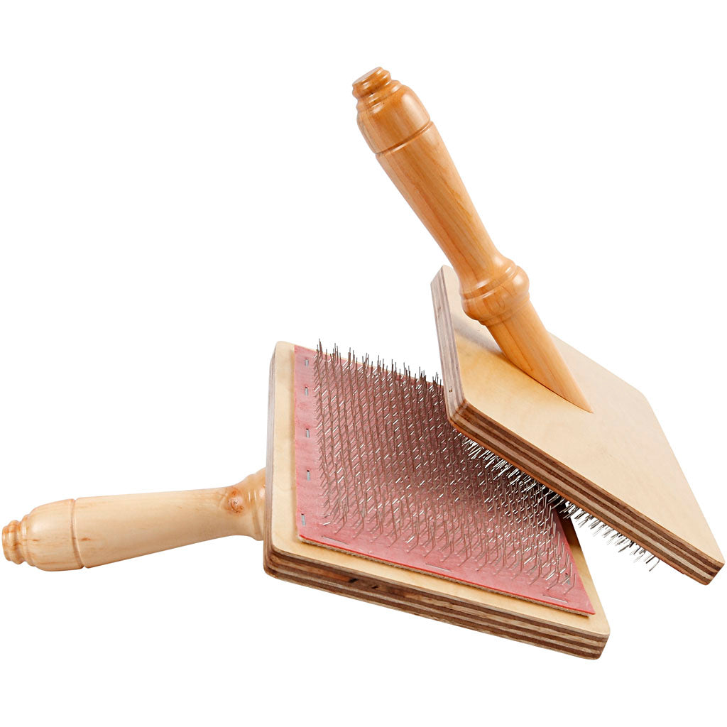 Hand carders, size 20x11 cm, 1 pair